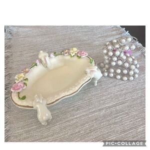 THREE BUNNY CERAMIC CANDY DISH  FLORAL ACCENT FREE NEW BUNNY PEARL ACCENTS